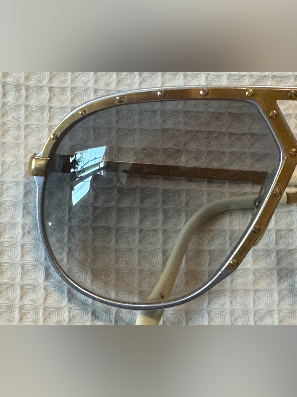 Vintage Alpina men’s Gold Rivet Aviator Sunglasses with Gradient Gray Lenses - Picture 3 of 10